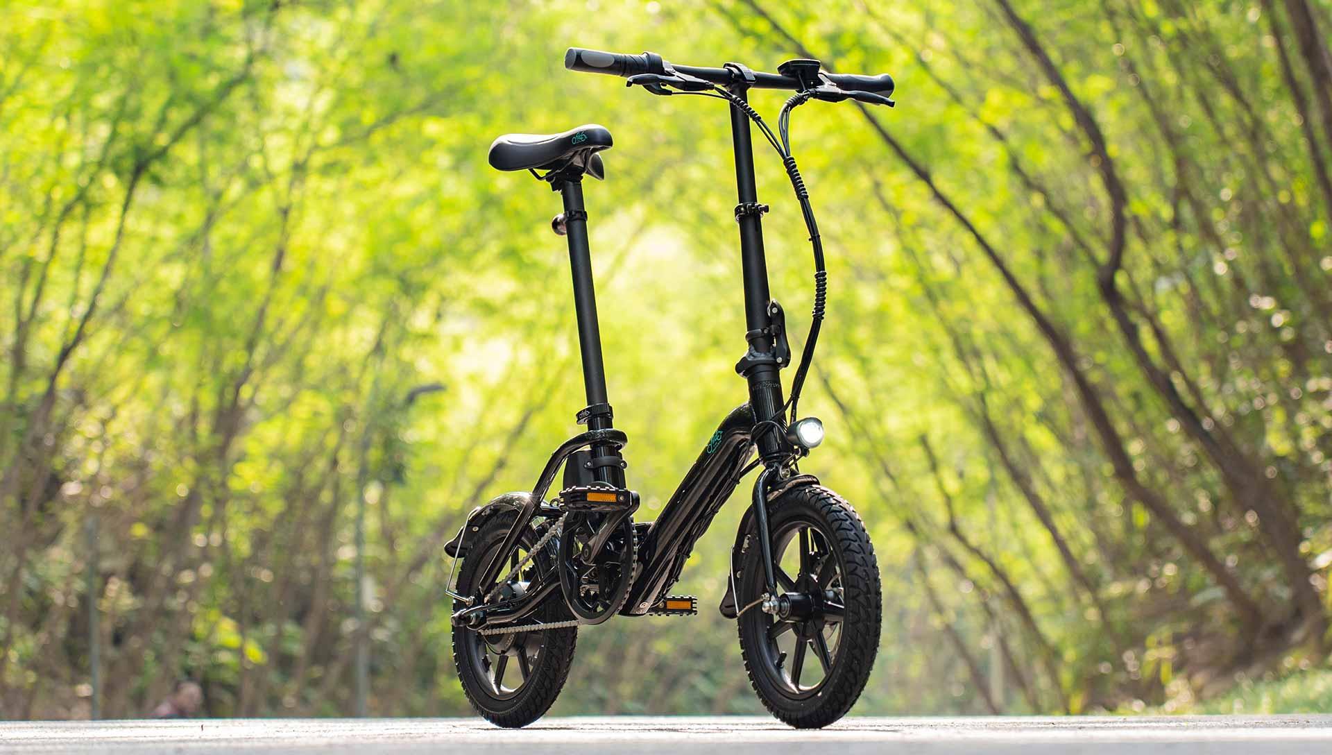 FIIDO D3 PRO Electric Bike with mudguard and light - Pogo Cycles available in cycle to work