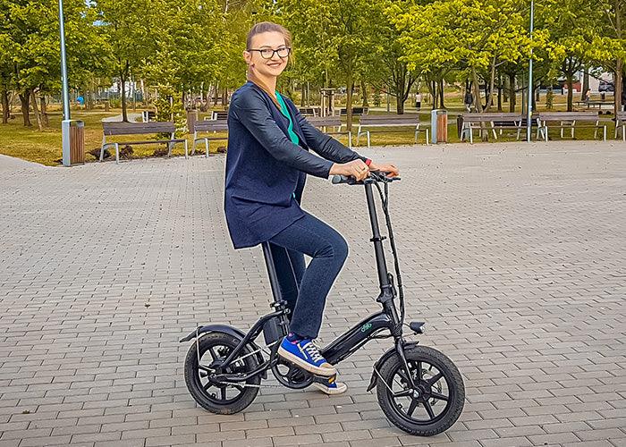 FIIDO D3 PRO Electric Bike with mudguard and light - Pogo Cycles available in cycle to work